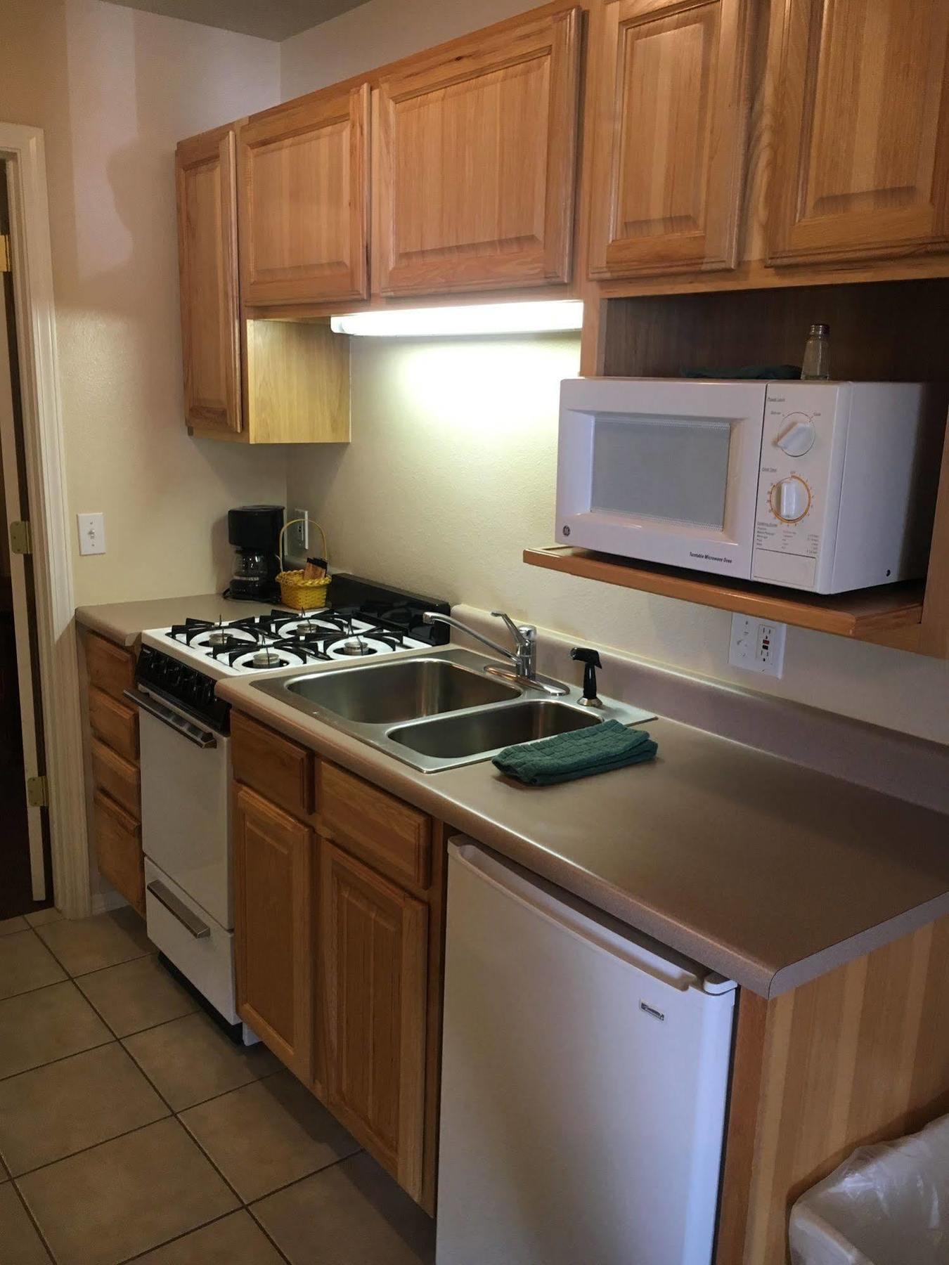 Mountain Landing Suites & Rv Park باغوسا سبرينغز المظهر الخارجي الصورة